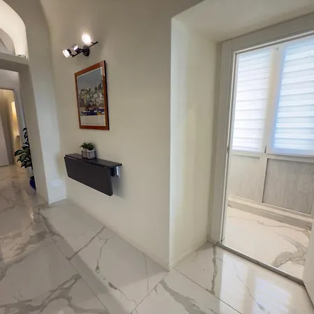 Luxury And Exclusivity On The Seafront In 公寓 *