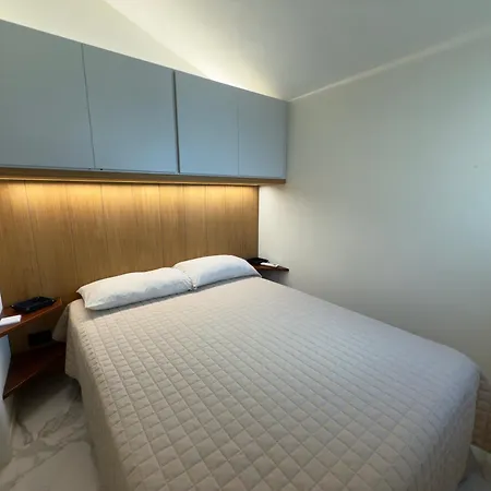 公寓 Luxury And Exclusivity On The Seafront In *