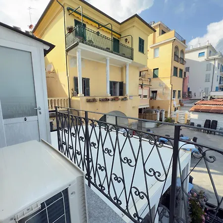 Apartment Luxury And Exclusivity On The Seafront In *